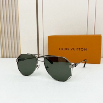 Louis Vuitton AAA Quality Sunglasses in 161481