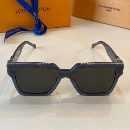 Louis Vuitton AAA Quality Sunglasses in 161514