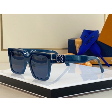 Louis Vuitton AAA Quality Sunglasses in 161521