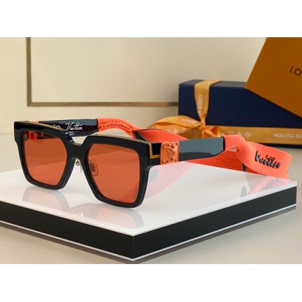 Louis Vuitton AAA Quality Sunglasses in 161523