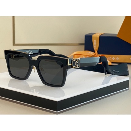 Louis Vuitton AAA Quality Sunglasses in 161529