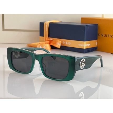 Louis Vuitton AAA Quality Sunglasses in 161535