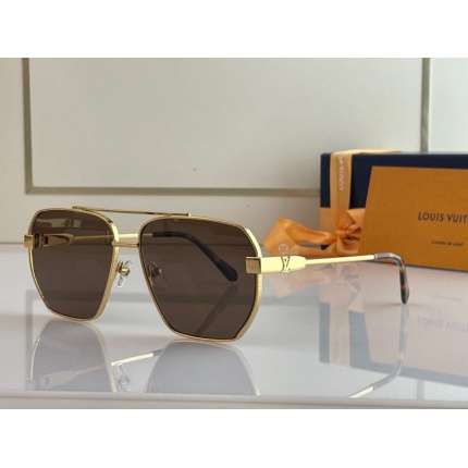 Louis Vuitton AAA Quality Sunglasses in 161584