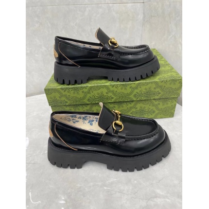 Gucci Loafers For Women in 163699