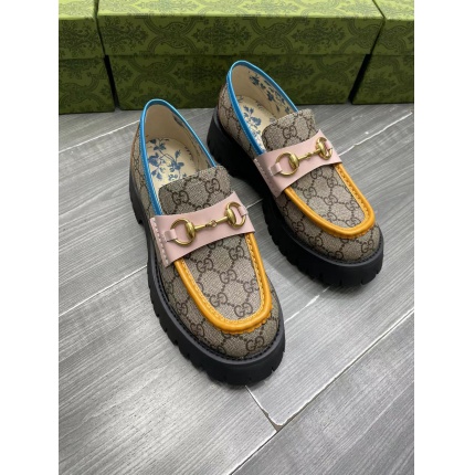 Gucci Loafers For Women in 163700