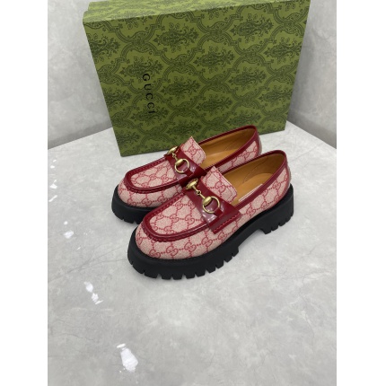 Gucci Loafers For Women in 163702