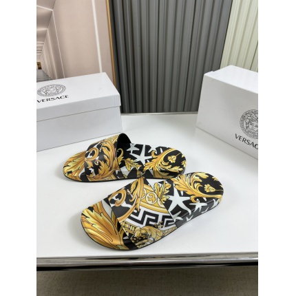 Versace Slippers For Men in 166497