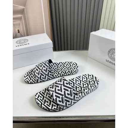 Versace Slippers For Men in 166500