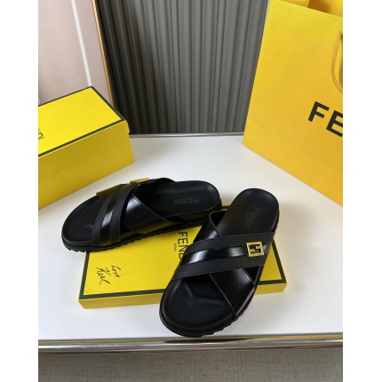 Fendi Slippers And Sandals For Men in 166510