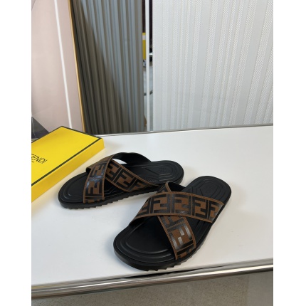 Fendi Slippers And Sandals For Men in 166522