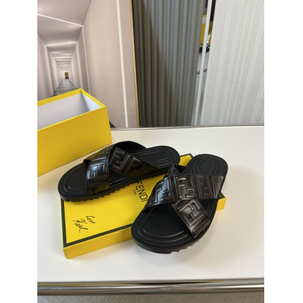 Fendi Slippers And Sandals For Men in 166527