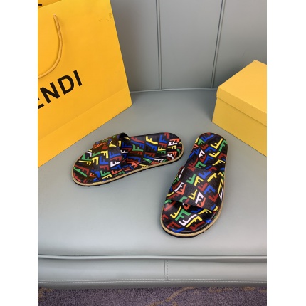 Fendi Slippers And Sandals For Men in 166537