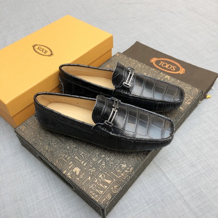 Tods Leather Loafers For Men in 166572
