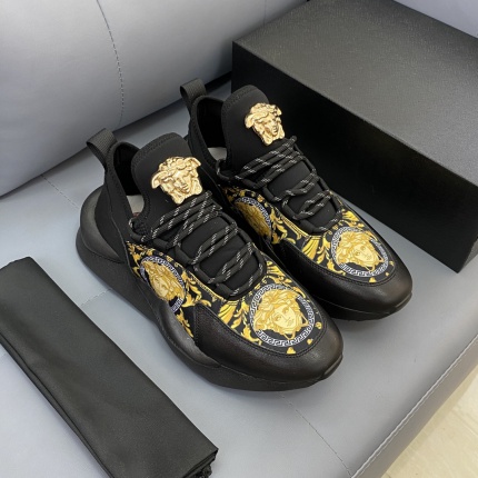Versace Sneakers For Men in 166669