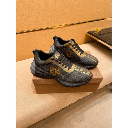 Versace Sneakers For Men in 166672