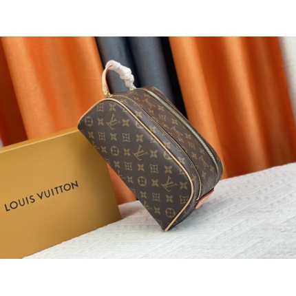 Louis Vuitton Cosmetic Bags in 166896