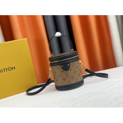 Louis Vuitton AAA Quality Handbags in 166927