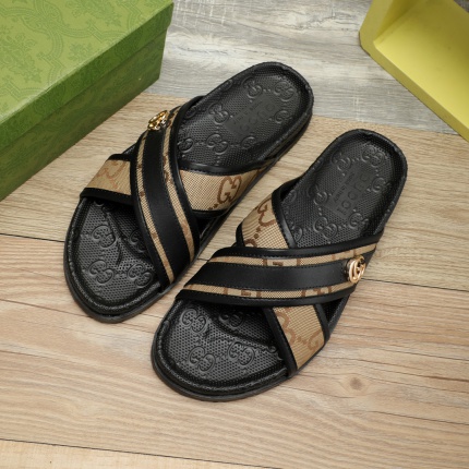 Gucci Slippers For Men in 167304