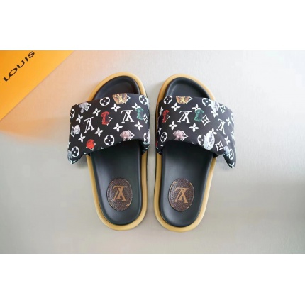 New Arrivals Louis Vuitton Slippers For Women in 167366