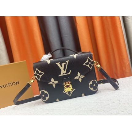 Louis Vuitton AAA Quality Handbags in 167564