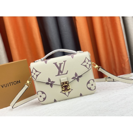 Louis Vuitton AAA Quality Handbags in 167565