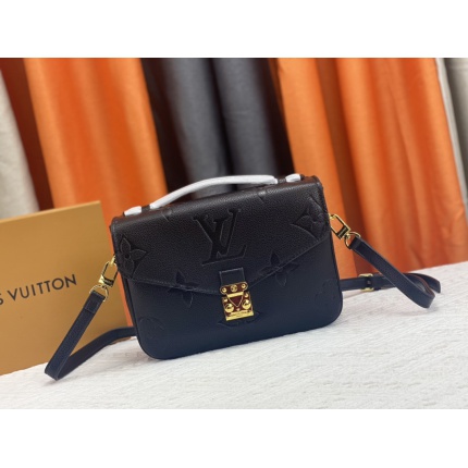 Louis Vuitton AAA Quality Handbags in 167567