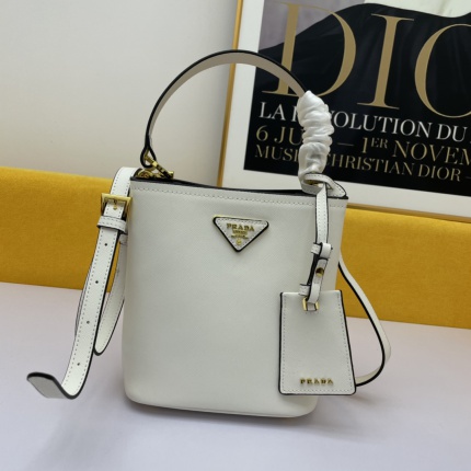 New Arrivals Prada High quality Handbags in 167630
