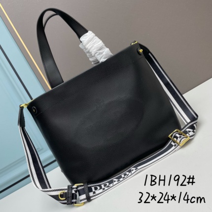 Proda High quality Handbags in 167719