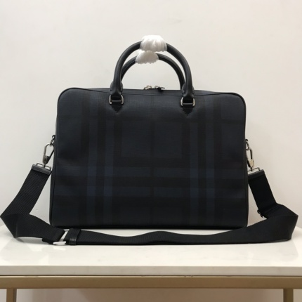 Burberry AAA Quality Handbags in 167794
