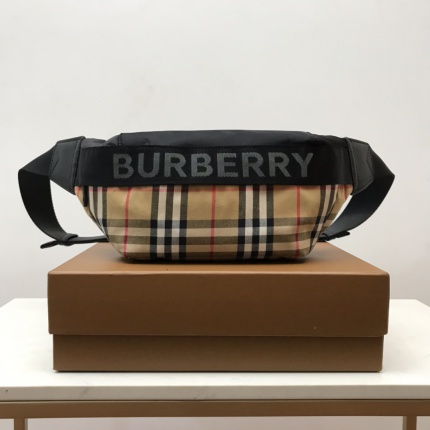 Burberry AAA quality Bags For Men in 167815