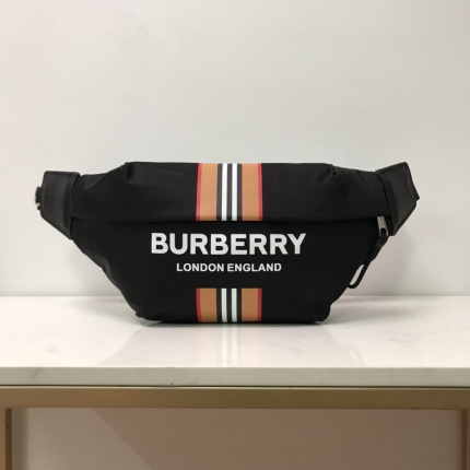 Burberry AAA quality Bags For Men in 167816