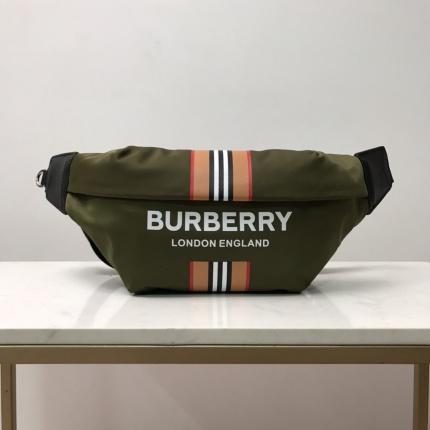 Burberry AAA quality Bags For Men in 167817