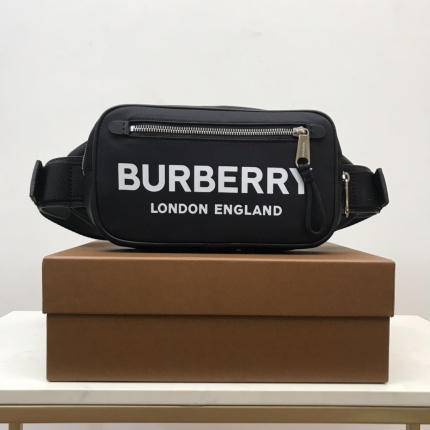 Burberry AAA quality Bags For Men in 167821