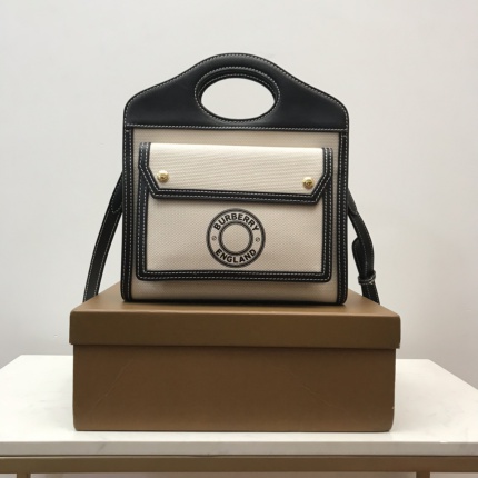 Burberry AAA+++ Crossbody Bags in 167841