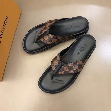 Louis Vuitton Slippers For Men in 167909