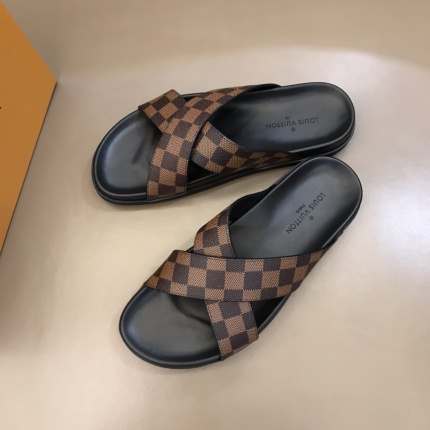 Louis Vuitton Slippers For Men in 167911