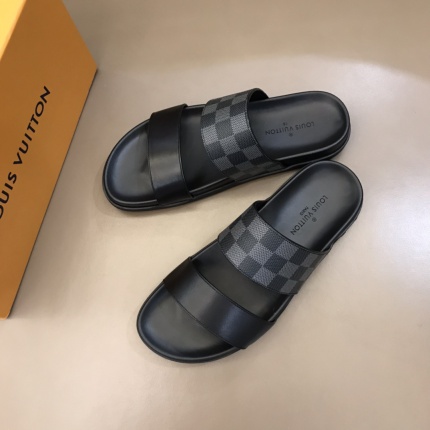 Louis Vuitton Slippers For Men in 167922