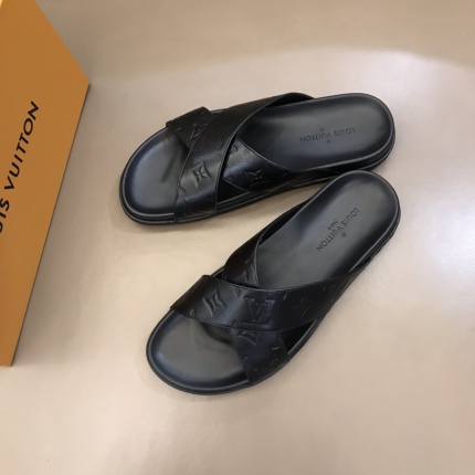 Louis Vuitton Slippers For Men in 167932