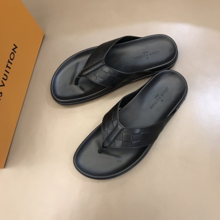 Louis Vuitton Slippers For Men in 167934
