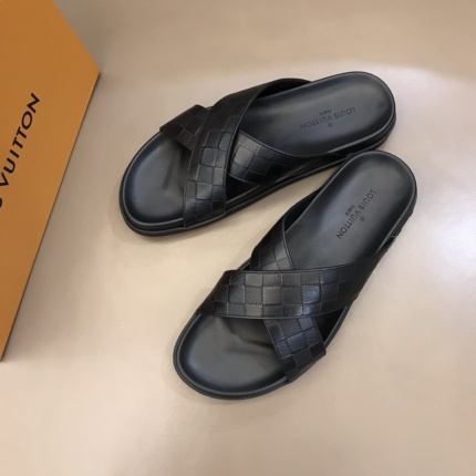 Louis Vuitton Slippers For Men in 167938
