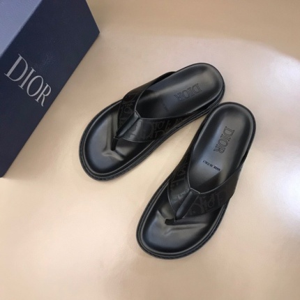 Dior Slippers For Men in 167944
