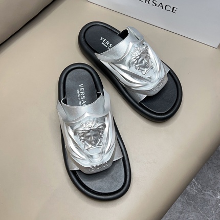 Versace Slippers For Men in 167957