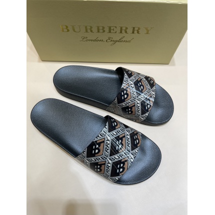 Burberry Slippers For Men in 167992
