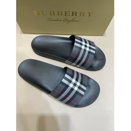 Burberry Slippers For Men in 167997