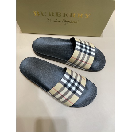 Burberry Slippers For Men in 167998