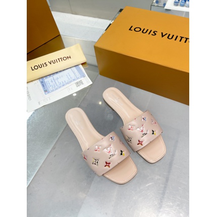 Louis Vuitton Slippers For Women in 168392