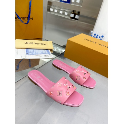 Louis Vuitton Slippers For Women in 168393