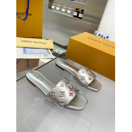 Louis Vuitton Slippers For Women in 168394