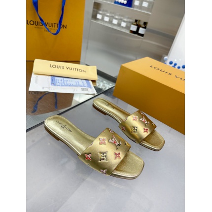Louis Vuitton Slippers For Women in 168395