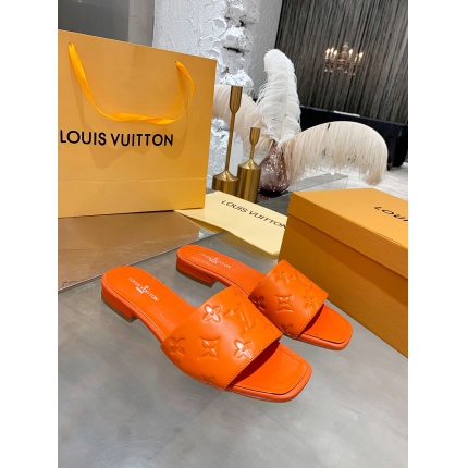 Louis Vuitton Slippers For Women in 168448